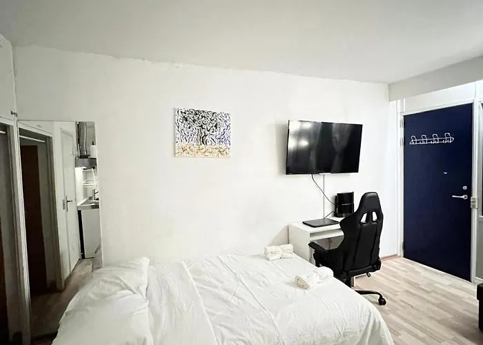 Apartment In Airport Area